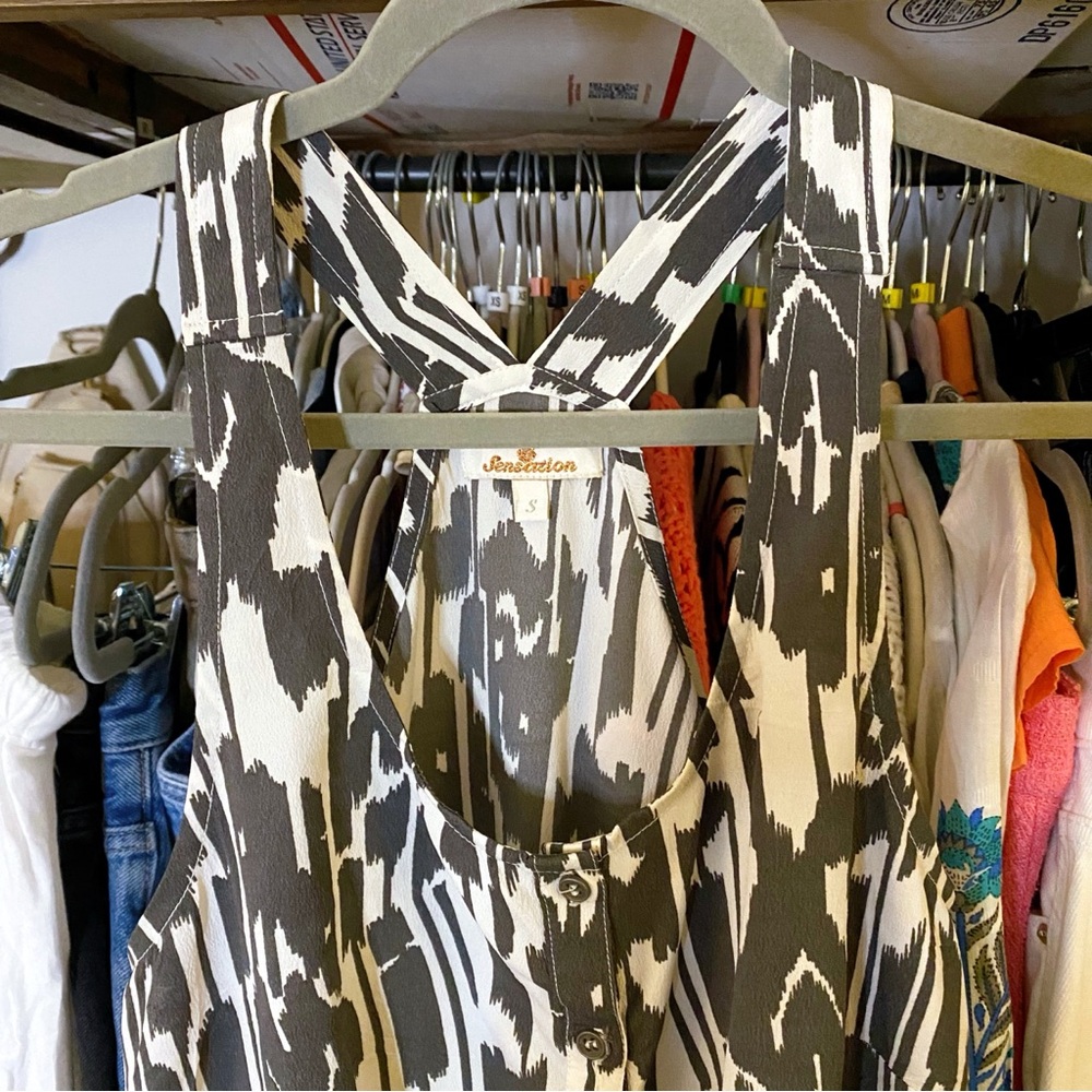 ๐ SENSATION GREY WHITE CASUAL ROMPER! - Picture 7 of 12